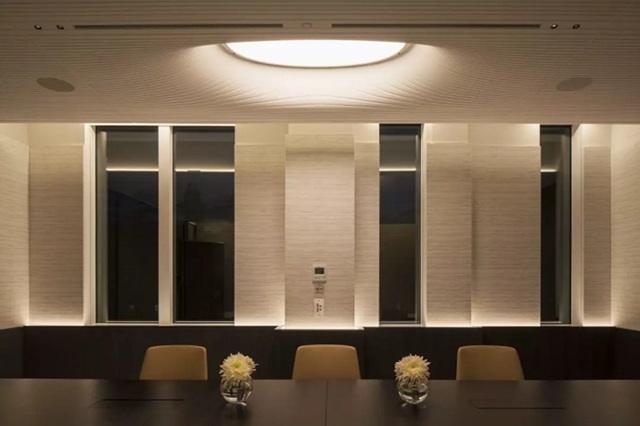 寫(xiě)字樓辦公室裝修設(shè)計(jì)區(qū)分筒燈和射燈