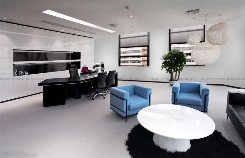 如何在辦公室設(shè)計裝修中整合藝術(shù)元素和裝飾品？